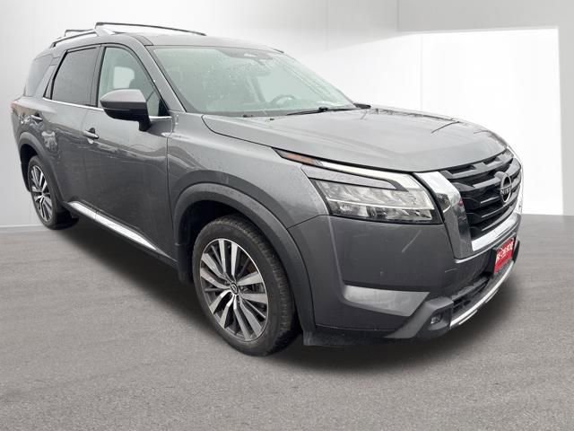 Used 2022 Nissan Pathfinder Platinum w/ Cargo Package image 7
