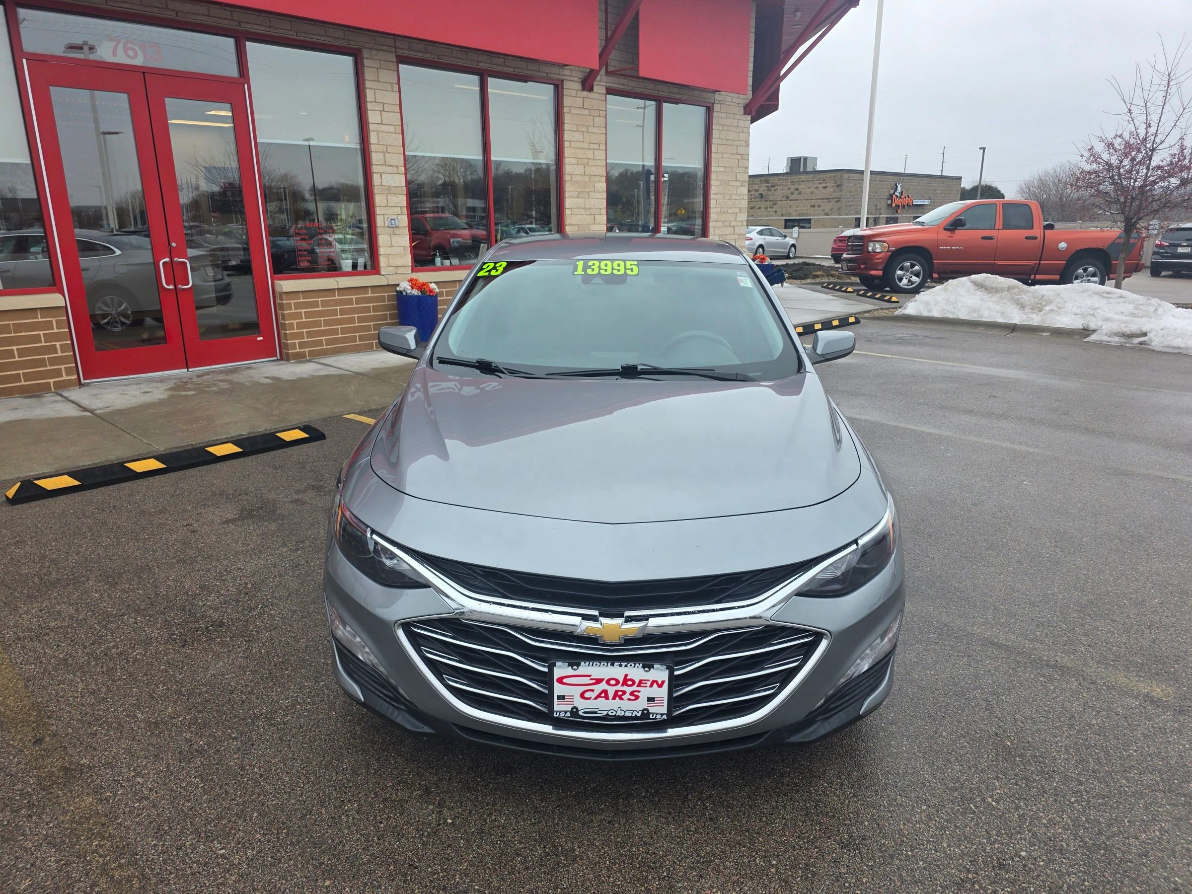 Used 2023 Chevrolet Malibu LT image 2