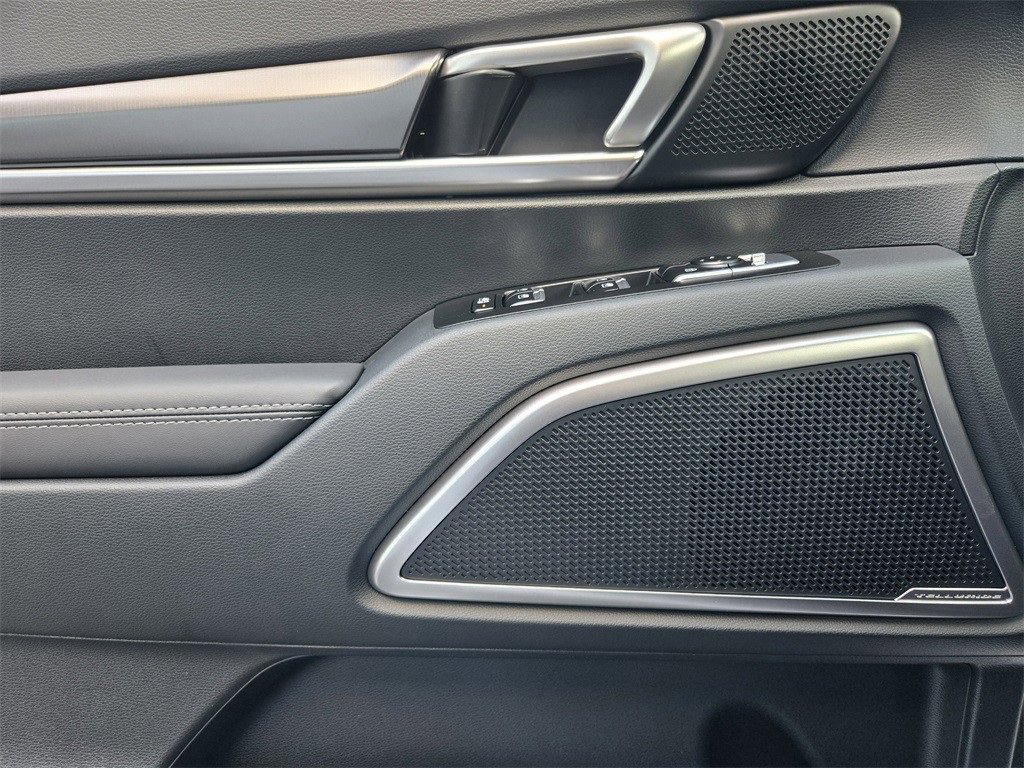 New 2025 Kia Telluride LX image 16