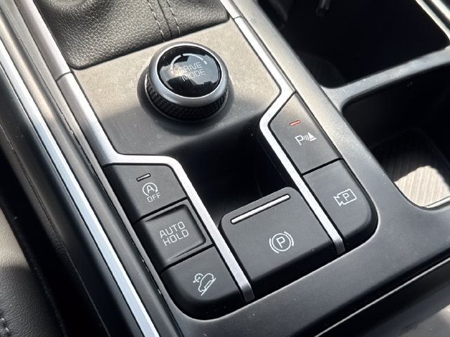 Used 2025 Kia Sorento S FWD image 26