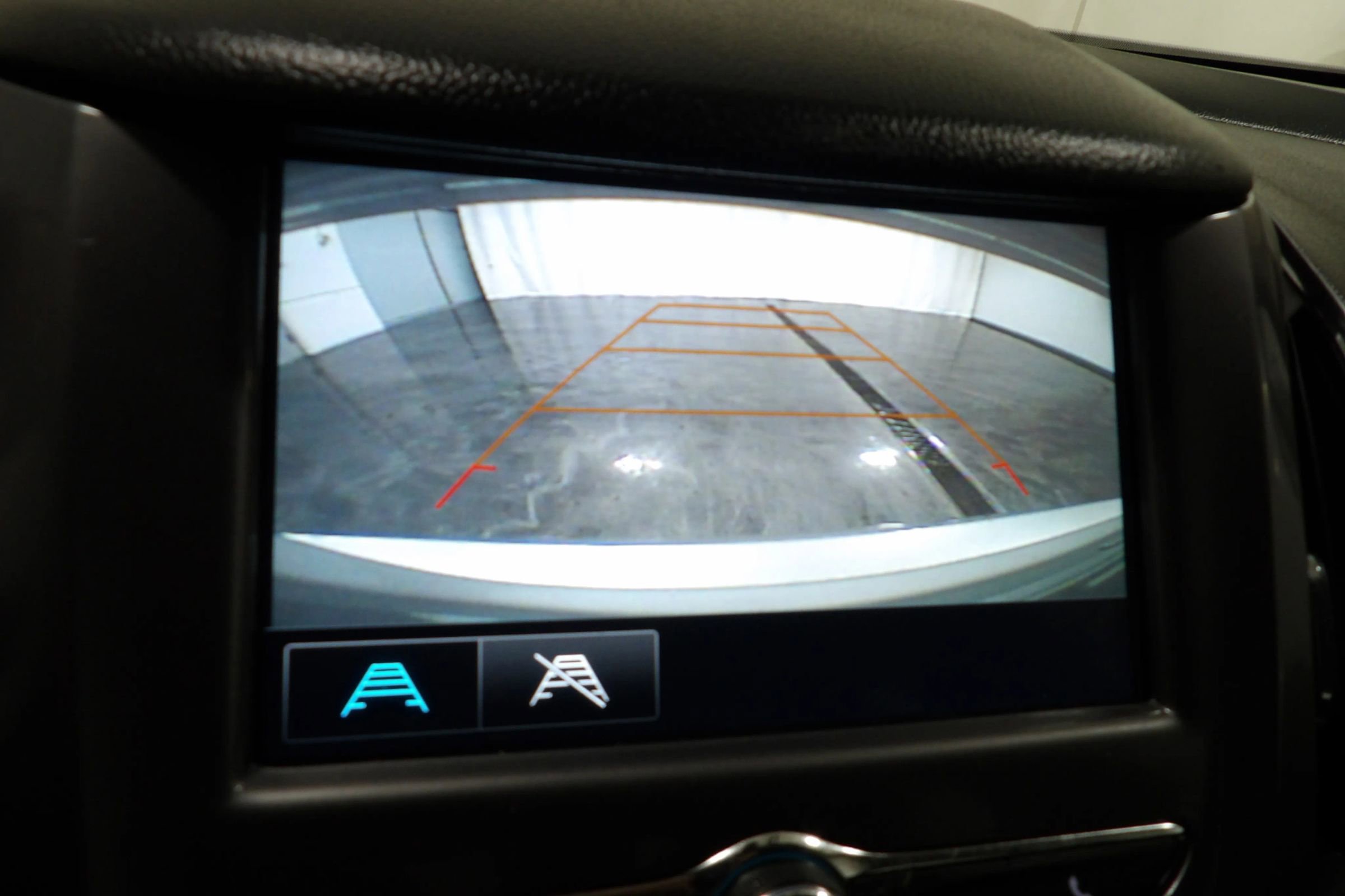 Used 2018 Chevrolet Cruze LT w/ Convenience Package image 13