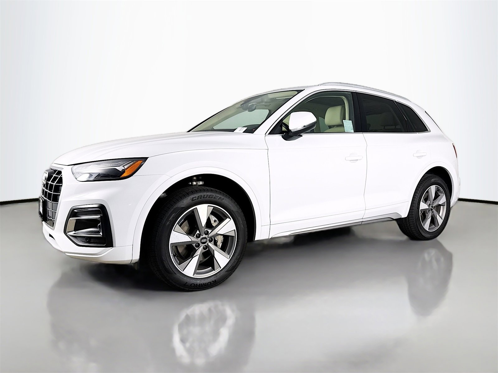 Used 2023 Audi Q5 2.0T Premium w/ Convenience Package image 3