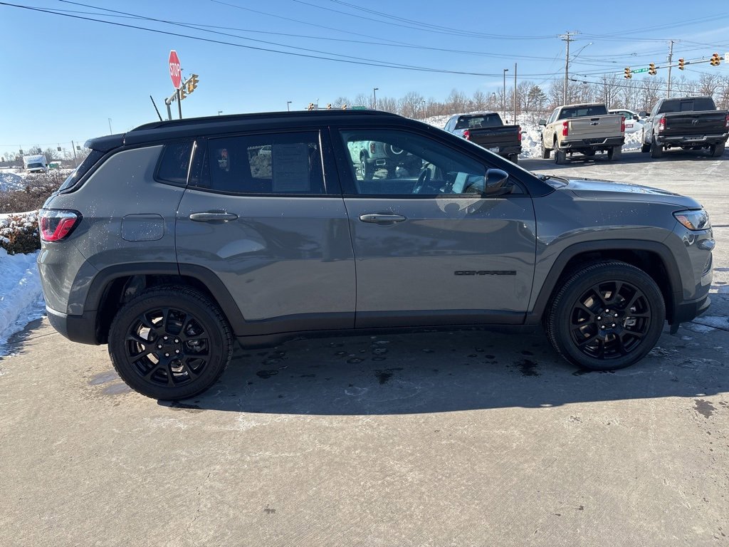 Used 2023 Jeep Compass Altitude w/ Convenience Group image 5