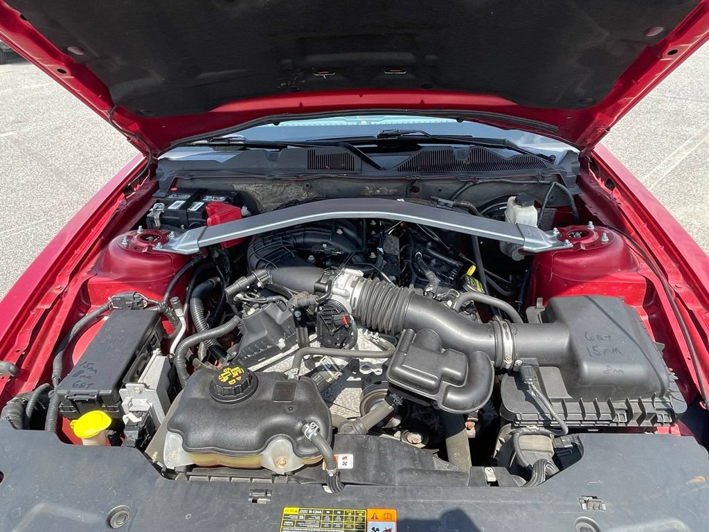 Used 2011 Ford Mustang Premium w/ 202A Rapid Spec Order Code RWD image 39
