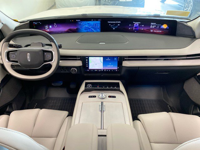 New 2026 Lincoln Navigator L Reserve AWD/4WD image 15