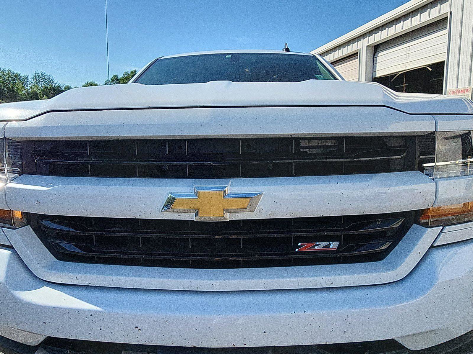 Used 2018 Chevrolet Silverado 1500 LT w/ All Star Edition AWD/4WD image 11