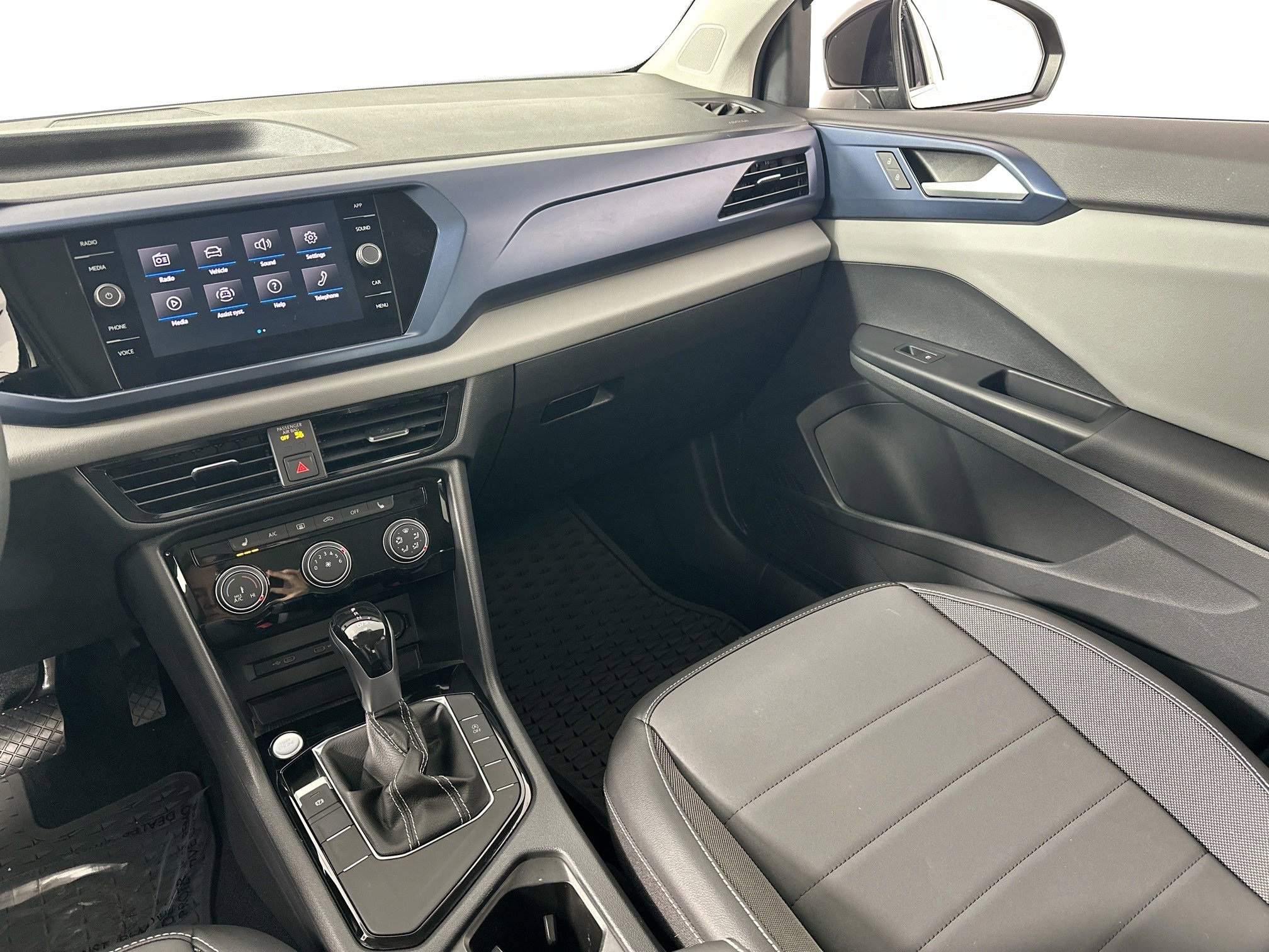 Used 2023 Volkswagen Taos SE image 23