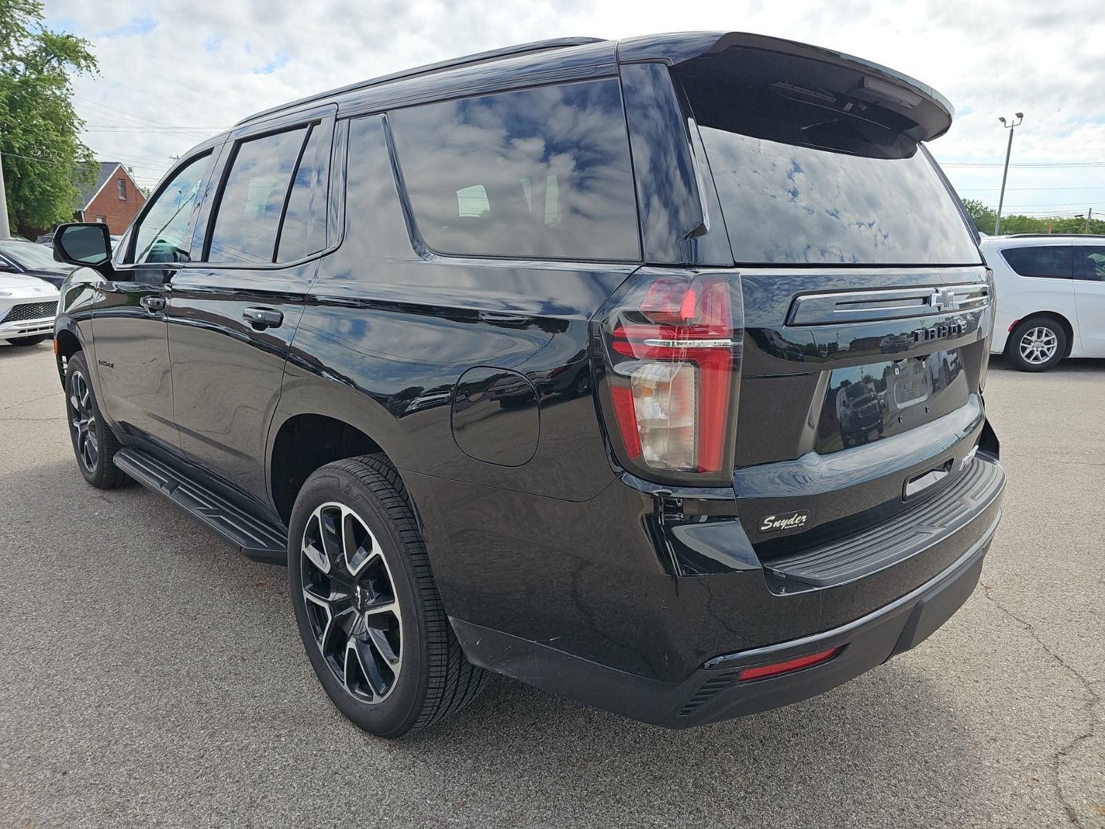 Used 2024 Chevrolet Tahoe RST w/ Luxury Package AWD/4WD image 5