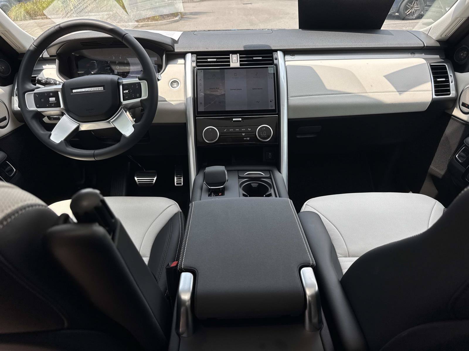 Certified 2026 Land Rover Discovery Limited Edition AWD/4WD image 16