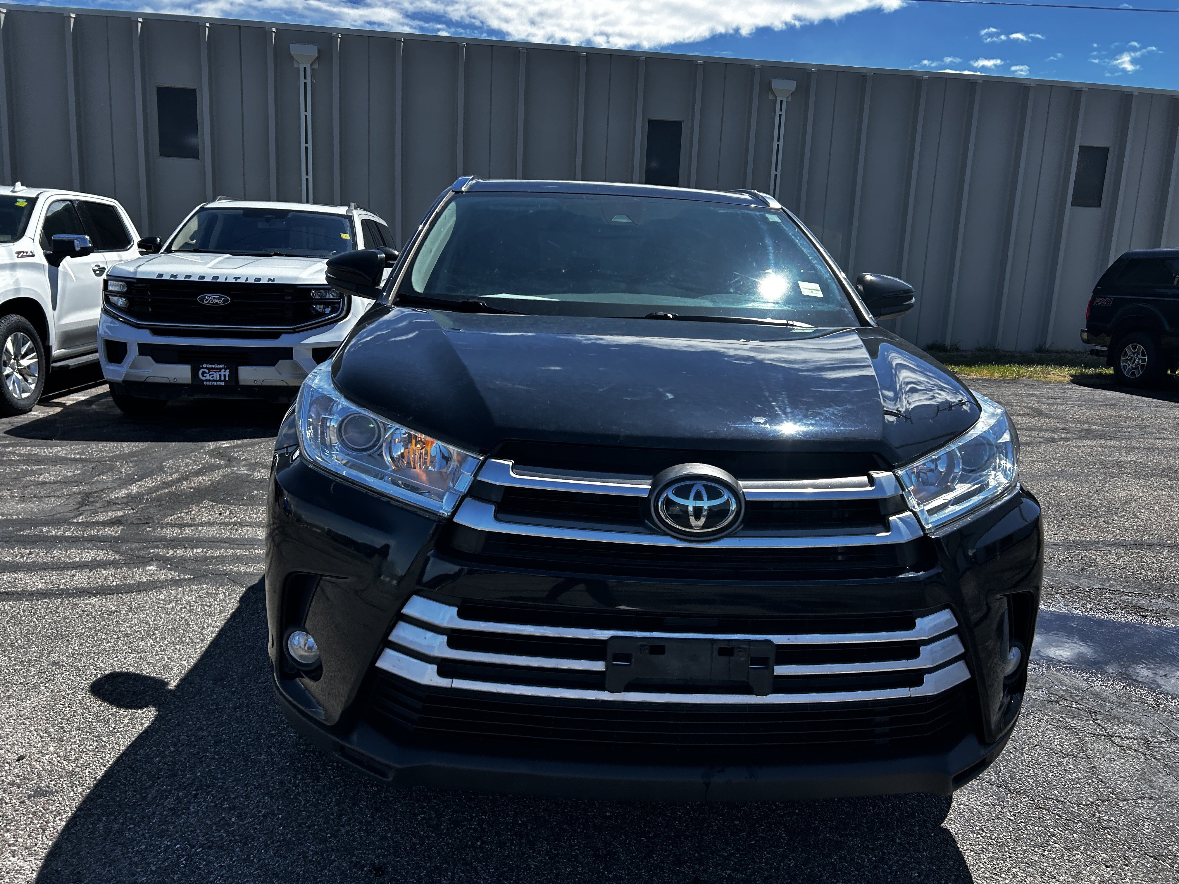 Used 2019 Toyota Highlander XLE AWD/4WD image 9