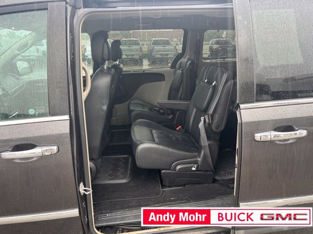 Used 2016 Chrysler Town & Country Touring w/ Driver Convenience Group FWD image 35