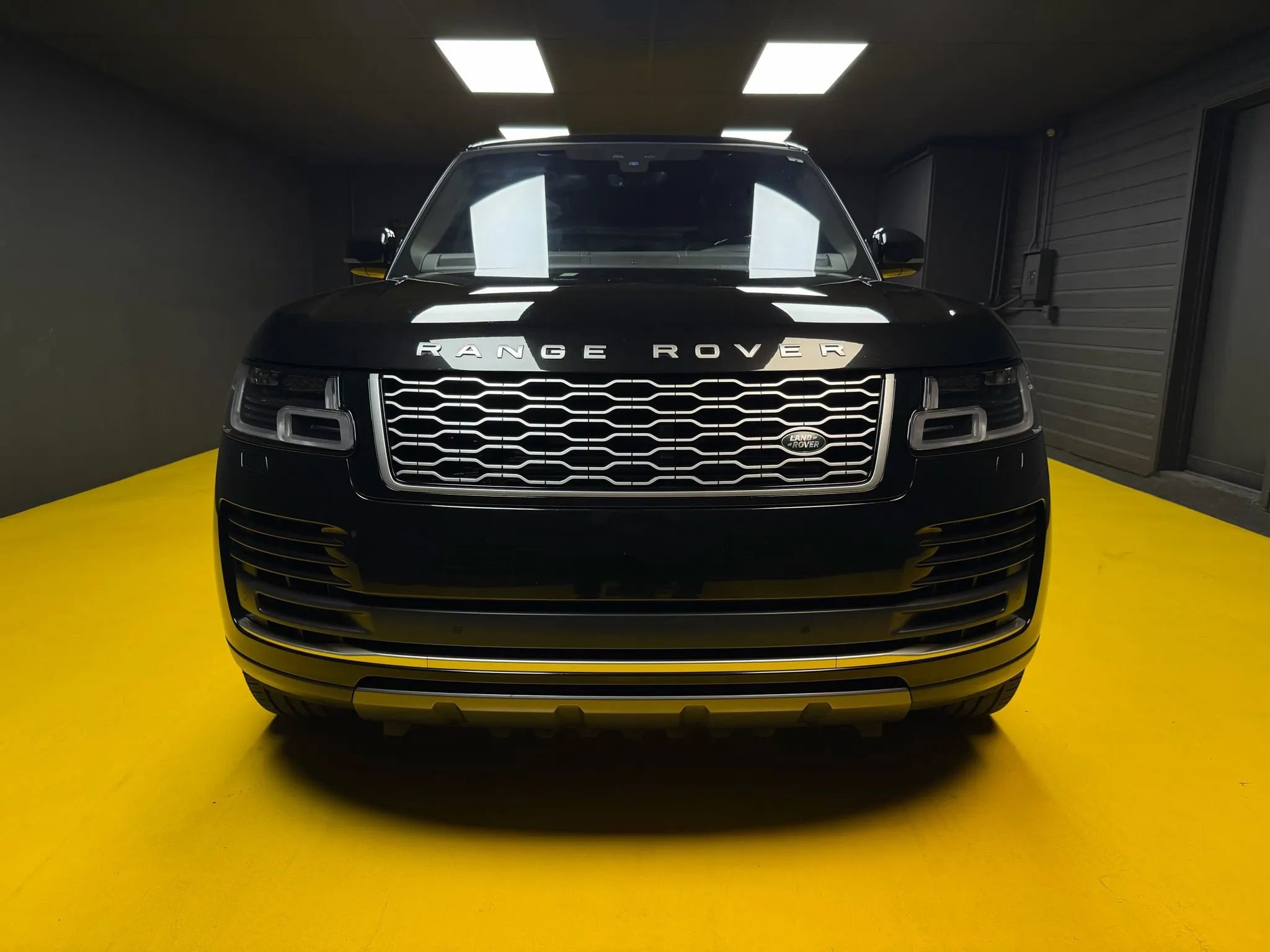 Used 2020 Land Rover Range Rover HSE AWD/4WD image 2