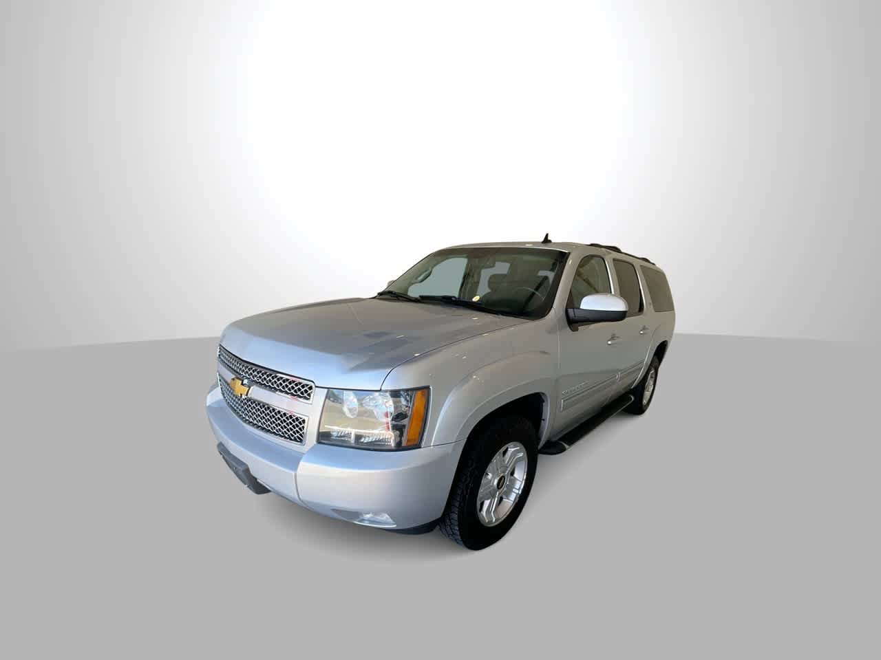 Used 2014 Chevrolet Suburban LT w/ Suspension Package, Off-Road AWD/4WD image 4