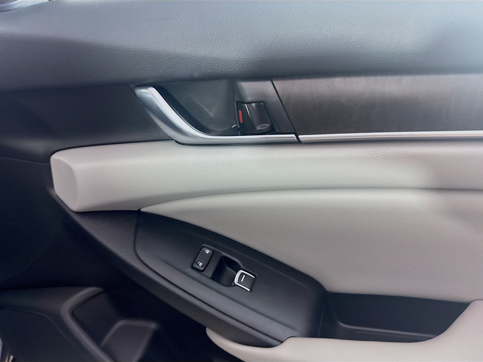 Used 2020 Honda Accord EX-L image 31