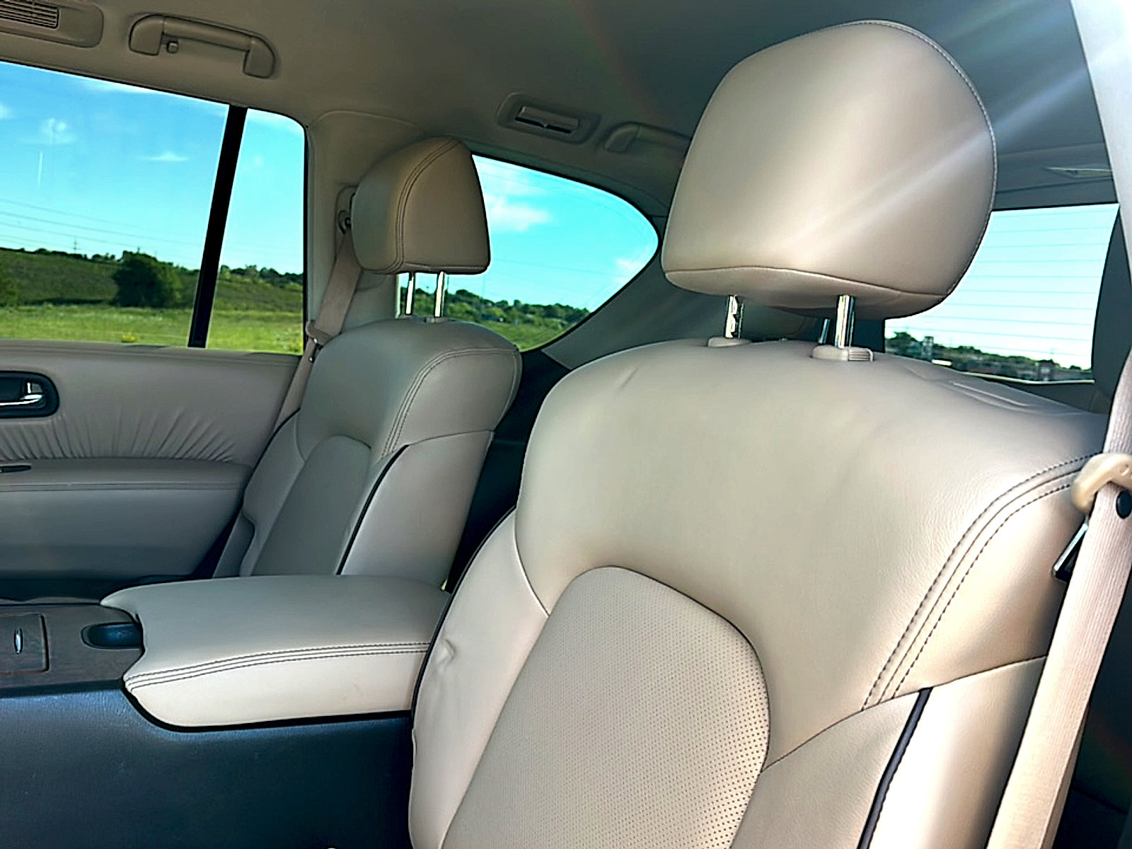 Used 2023 Nissan Armada SL w/ Captain's Chairs Package image 20