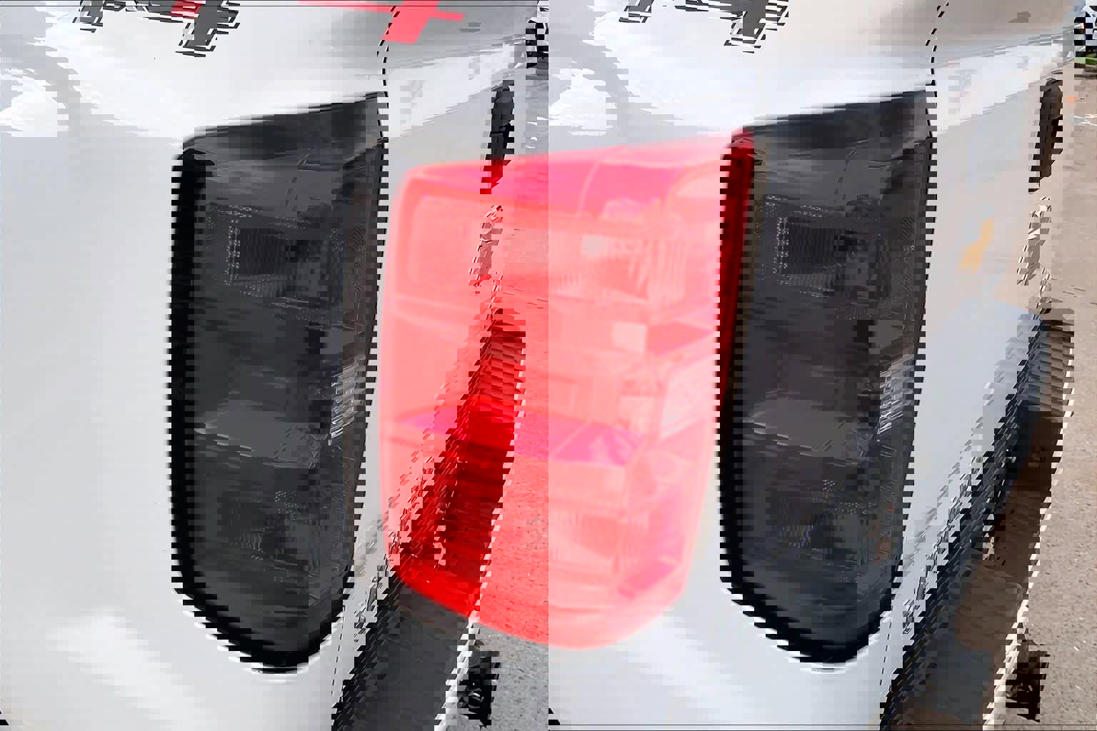 Used 2015 Chevrolet Silverado 2500 High Country w/ Duramax Plus Package AWD/4WD image 29