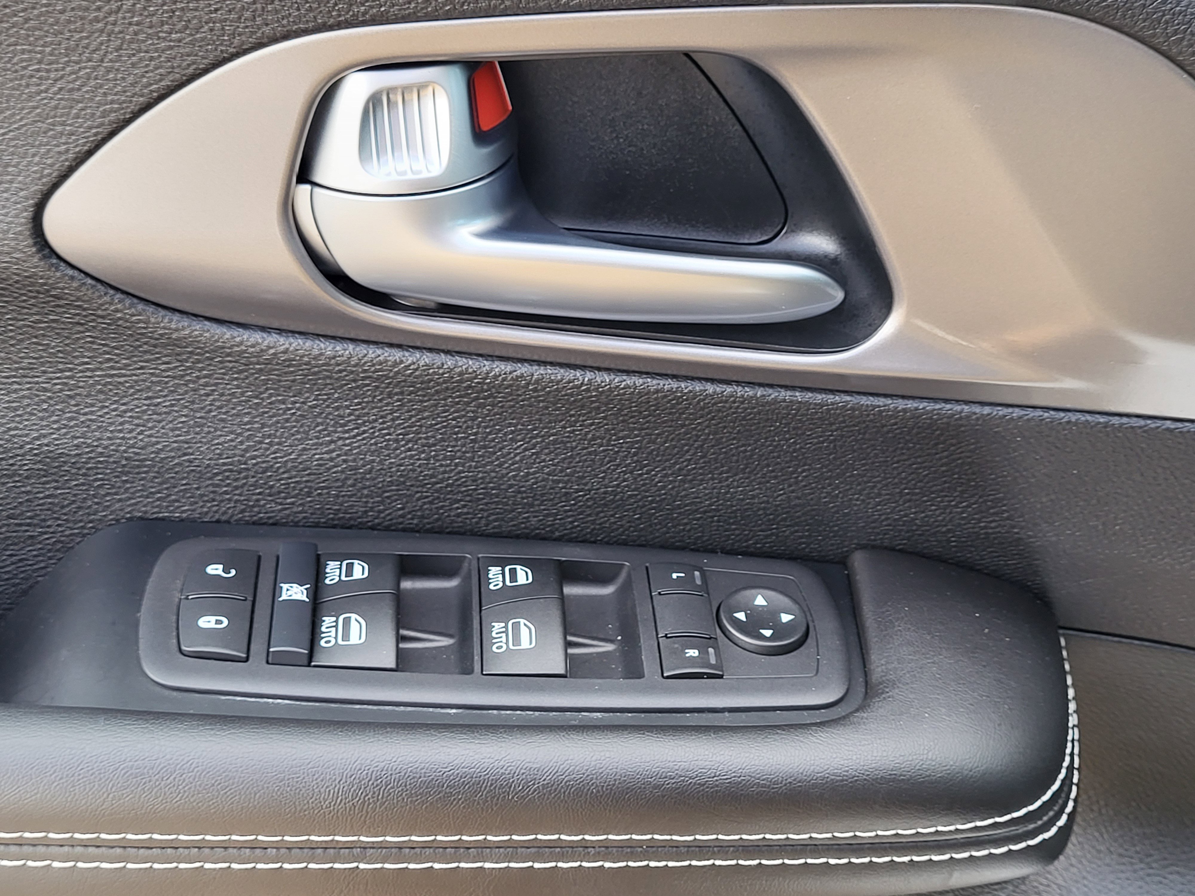 New 2026 Chrysler Voyager LX FWD image 14
