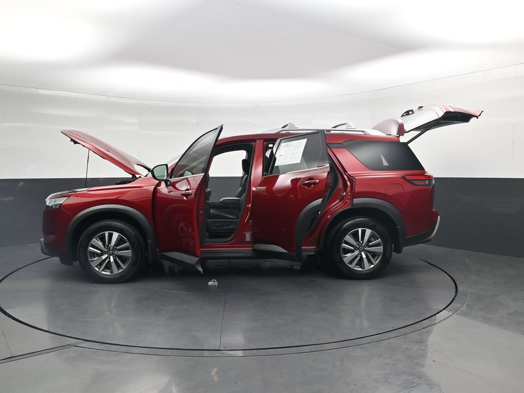 Used 2023 Nissan Pathfinder SL FWD image 42