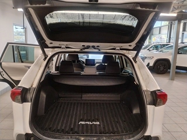 Used 2019 Toyota RAV4 XLE image 16