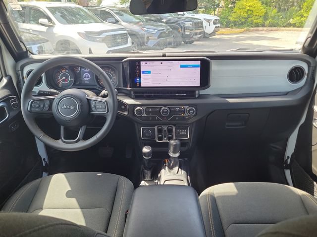 Used 2025 Jeep Wrangler Unlimited Sport AWD/4WD image 13