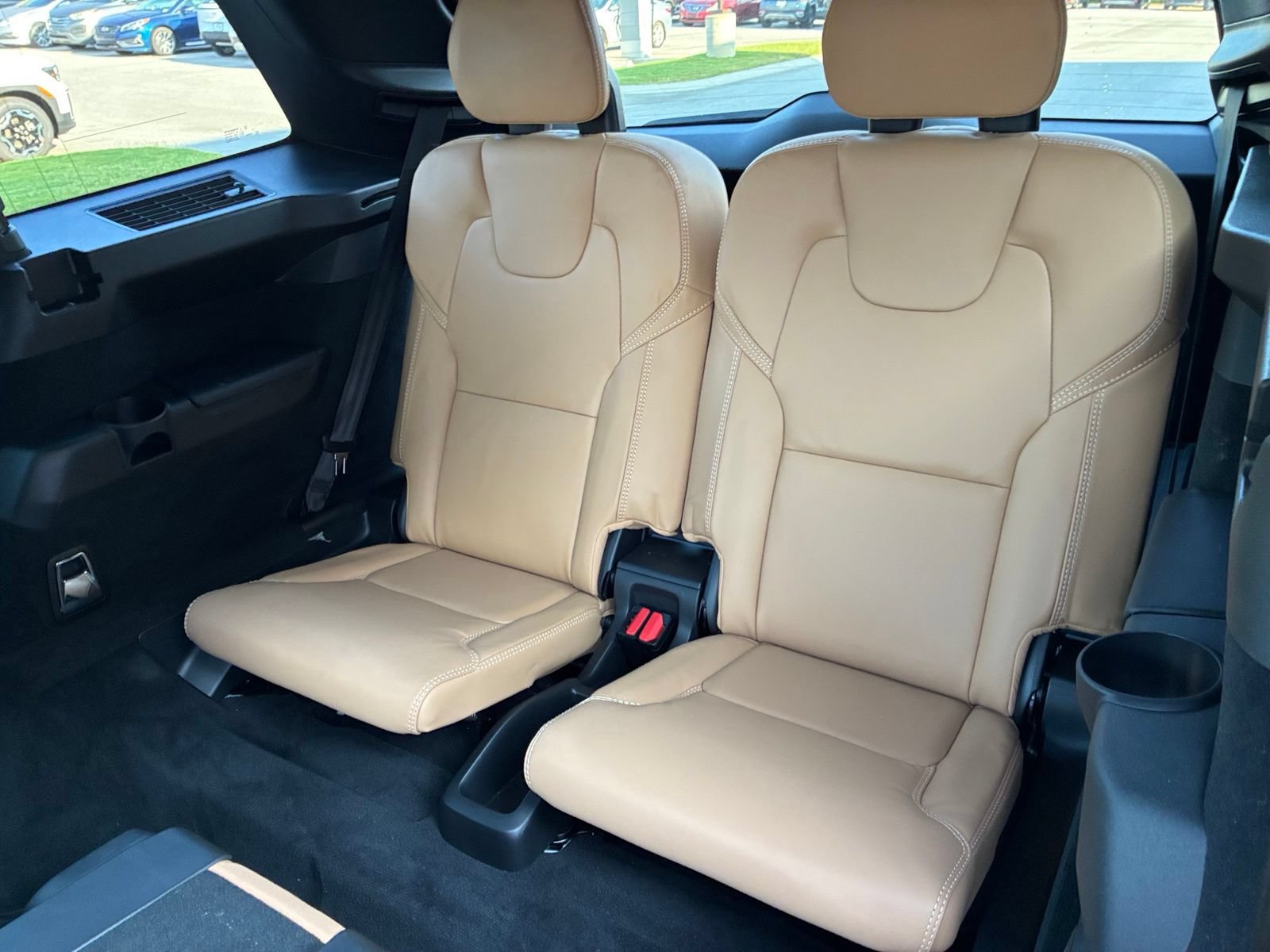 Used 2024 Volvo XC90 B6 Ultimate w/ Protection Package Premier AWD/4WD image 16