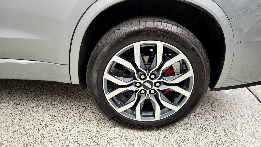 Used 2024 Cadillac XT6 Sport w/ Technology Package AWD/4WD image 9