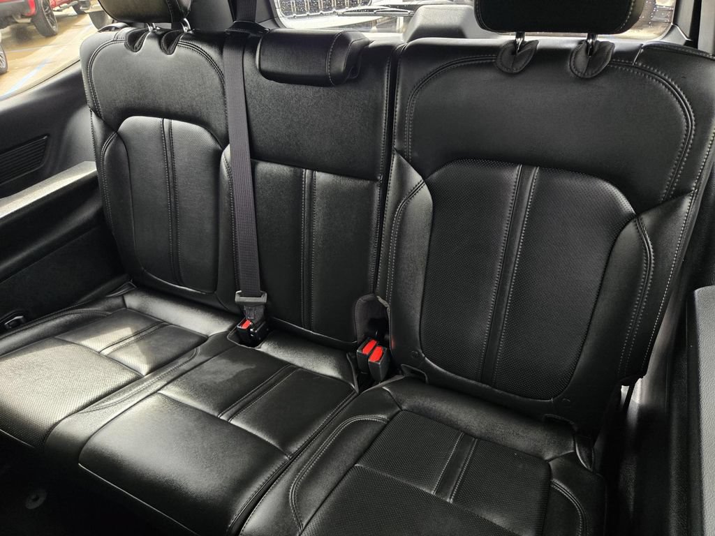 Used 2023 Jeep Wagoneer 4WD w/ Premium Group I image 21