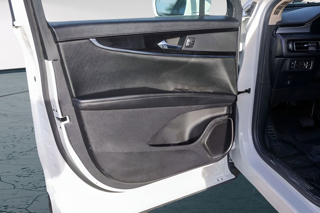 Used 2021 Lincoln Nautilus FWD w/ Equipment Group 101A image 24