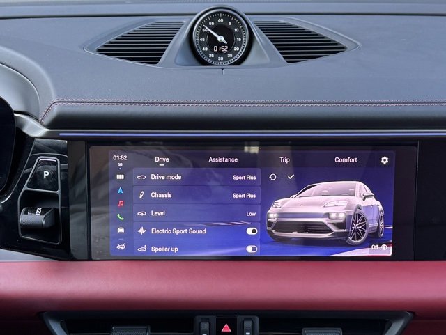 Certified 2025 Porsche Macan Electric image 27