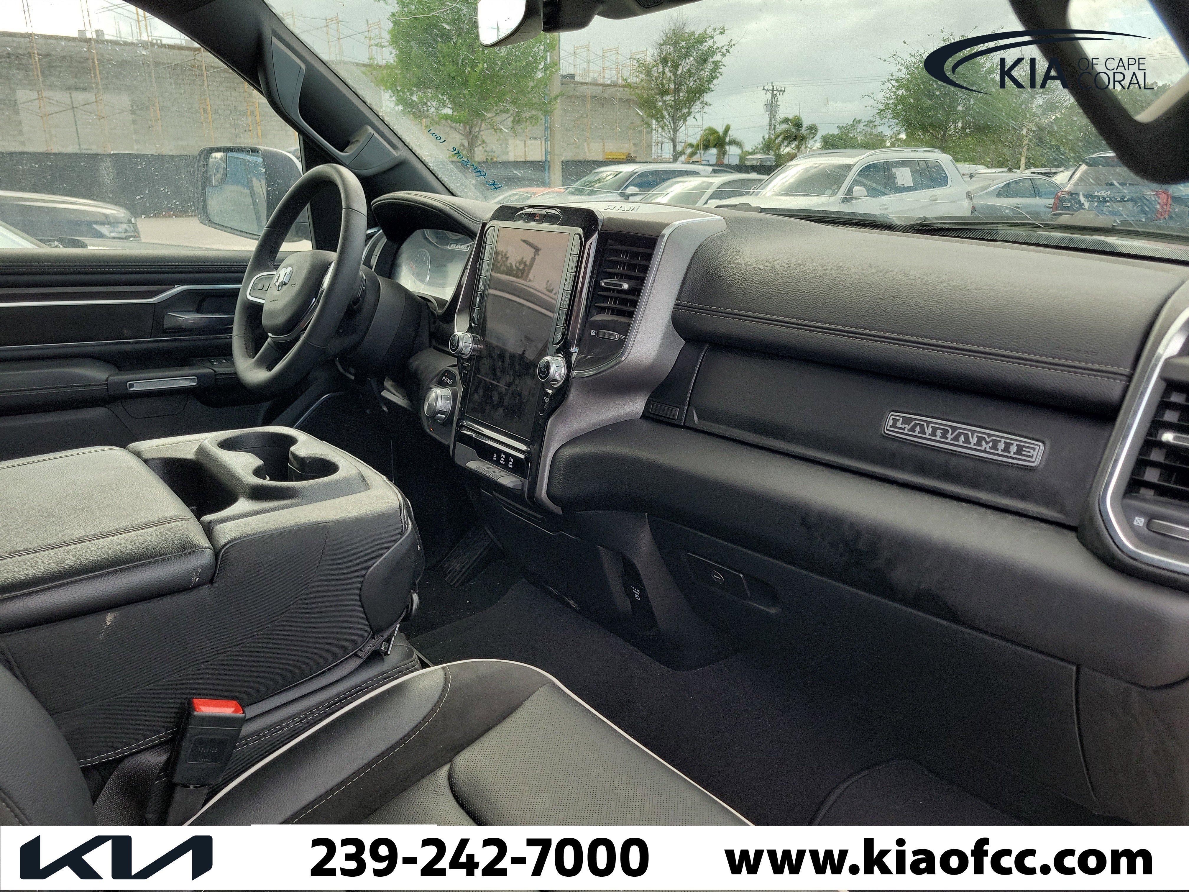 Used 2025 RAM 1500 Laramie AWD/4WD image 10