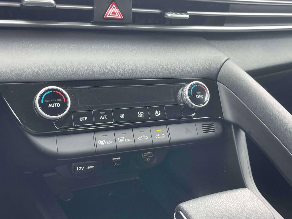 Used 2023 Hyundai Elantra SEL image 28