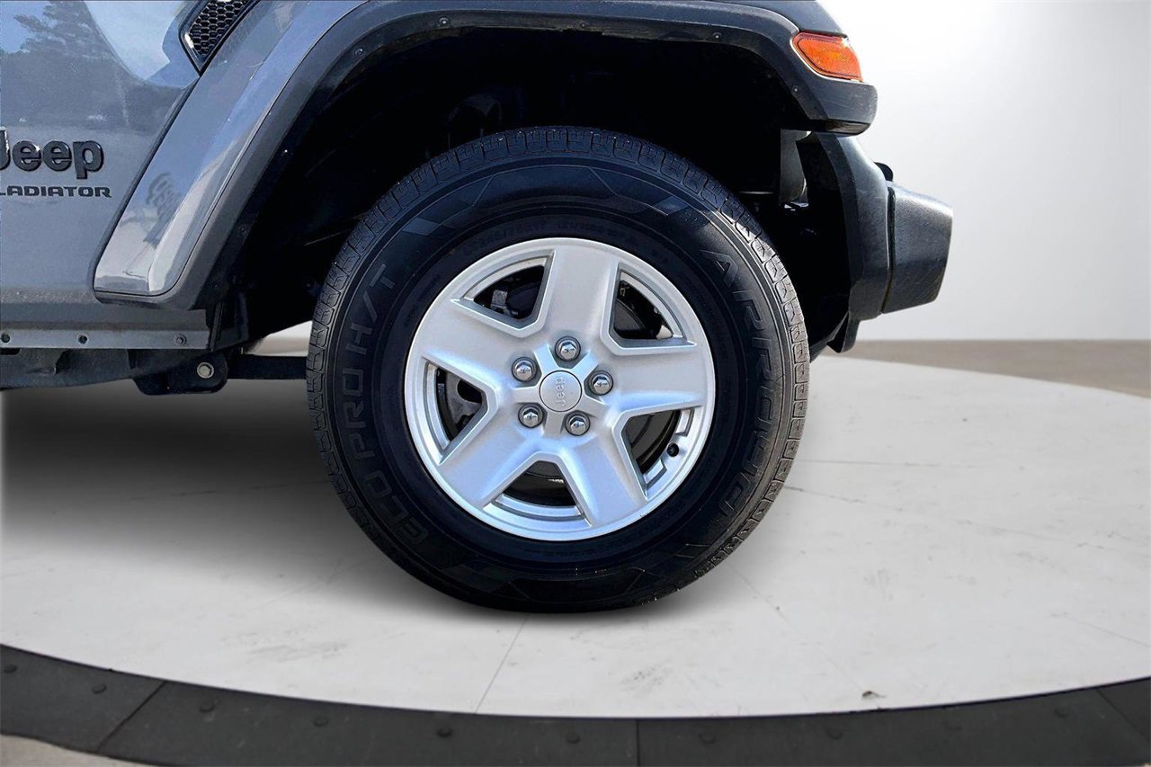 Certified 2021 Jeep Gladiator Sport image 32