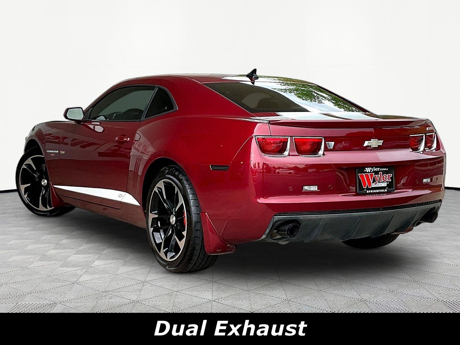 Used 2010 Chevrolet Camaro SS w/ RS Package RWD image 4