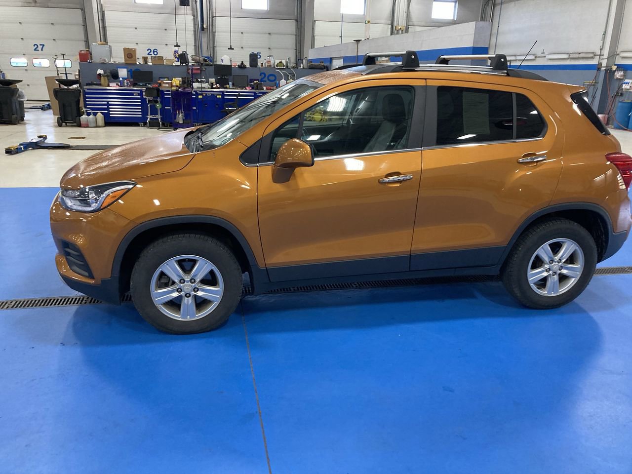 Used 2017 Chevrolet Trax LT w/ Sun & Sound Package AWD/4WD image 4