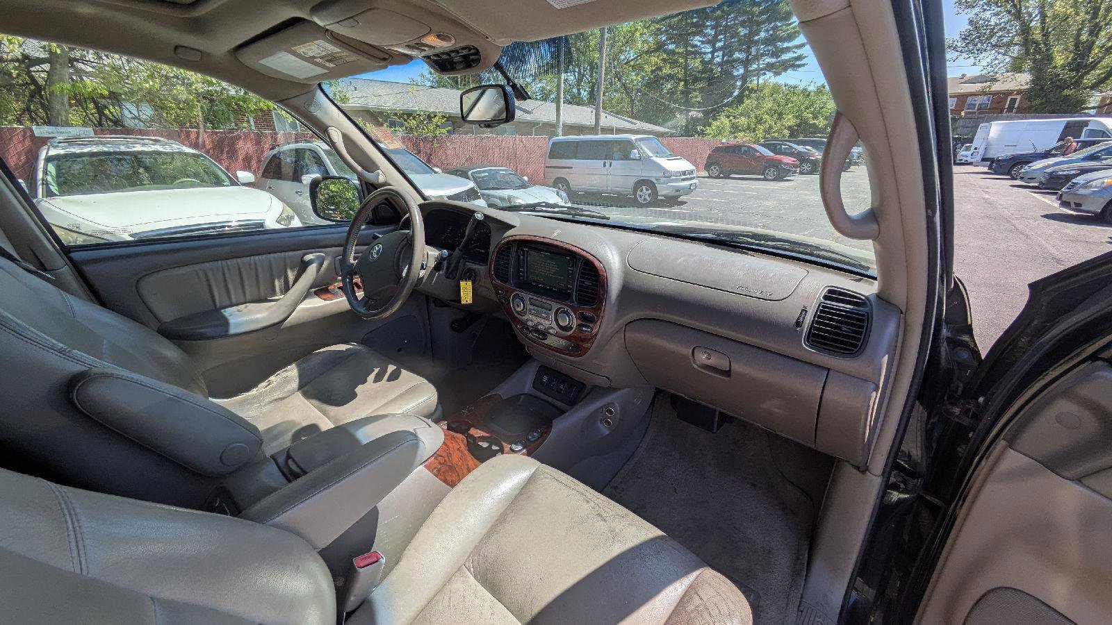 Used 2007 Toyota Sequoia Limited AWD/4WD image 6