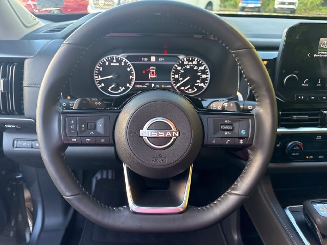 Used 2024 Nissan Pathfinder SL w/ SL Premium Package AWD/4WD image 16