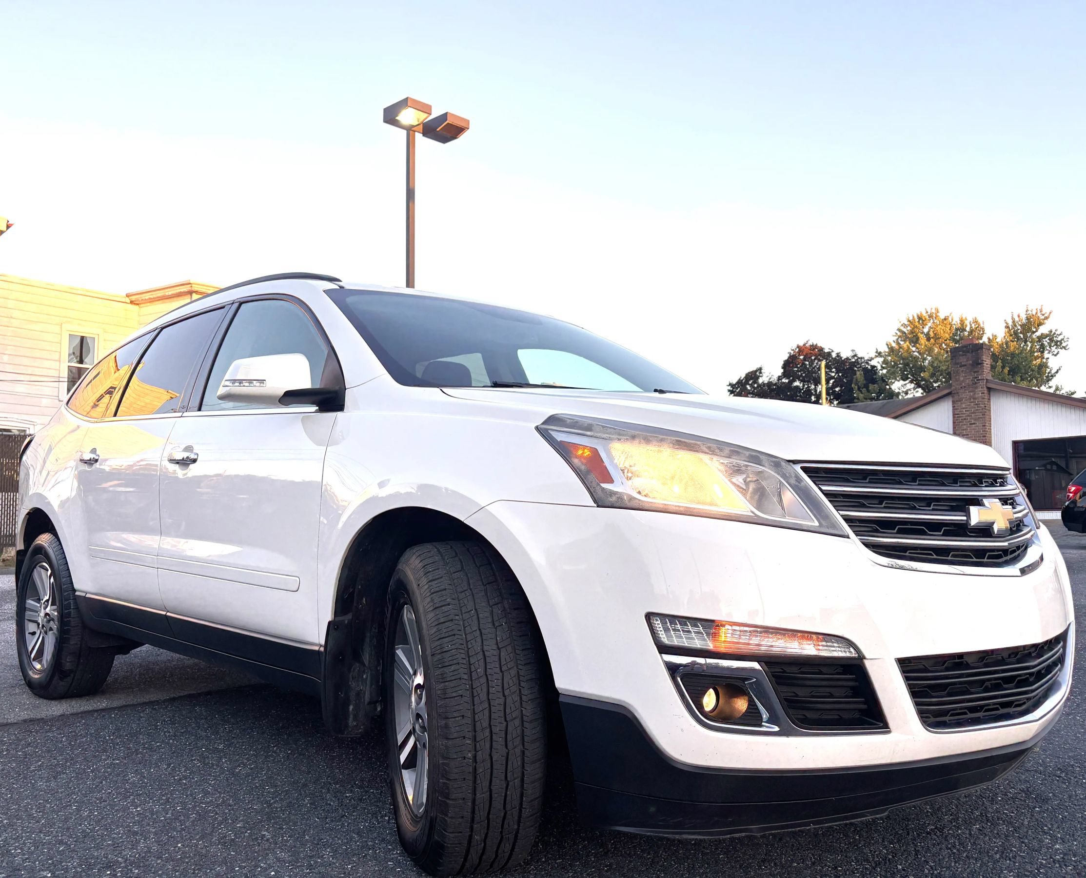 Used 2015 Chevrolet Traverse LT AWD/4WD image 3