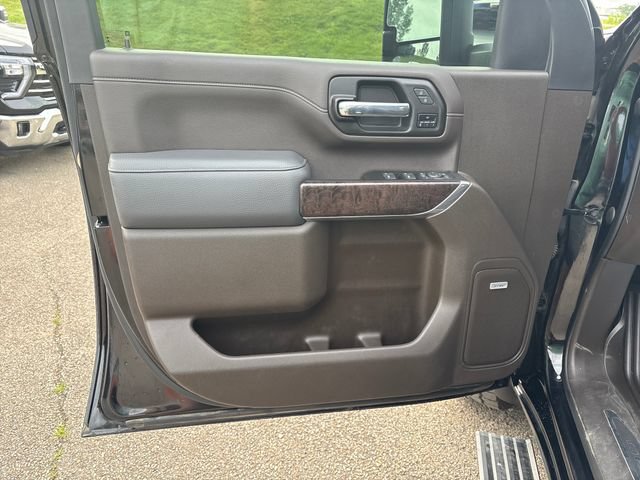 Used 2022 GMC Sierra 3500 Denali w/ Denali Black Diamond Edition AWD/4WD image 7