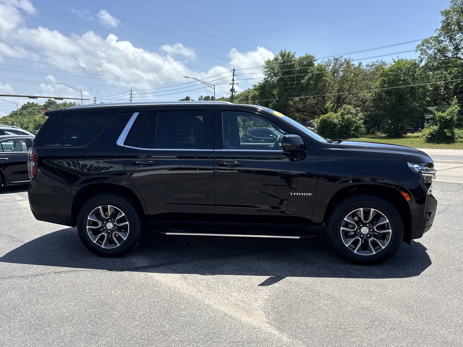 Used 2023 Chevrolet Tahoe LT w/ Luxury Package RWD image 6