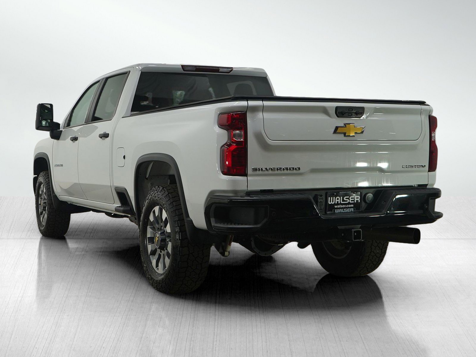 Used 2024 Chevrolet Silverado 2500 Custom w/ Custom Value Package image 4