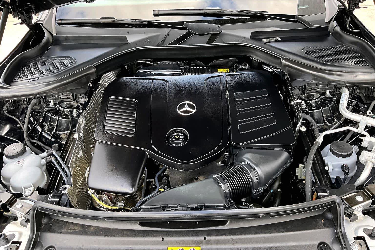 Used 2025 Mercedes-Benz GLC 300 image 27
