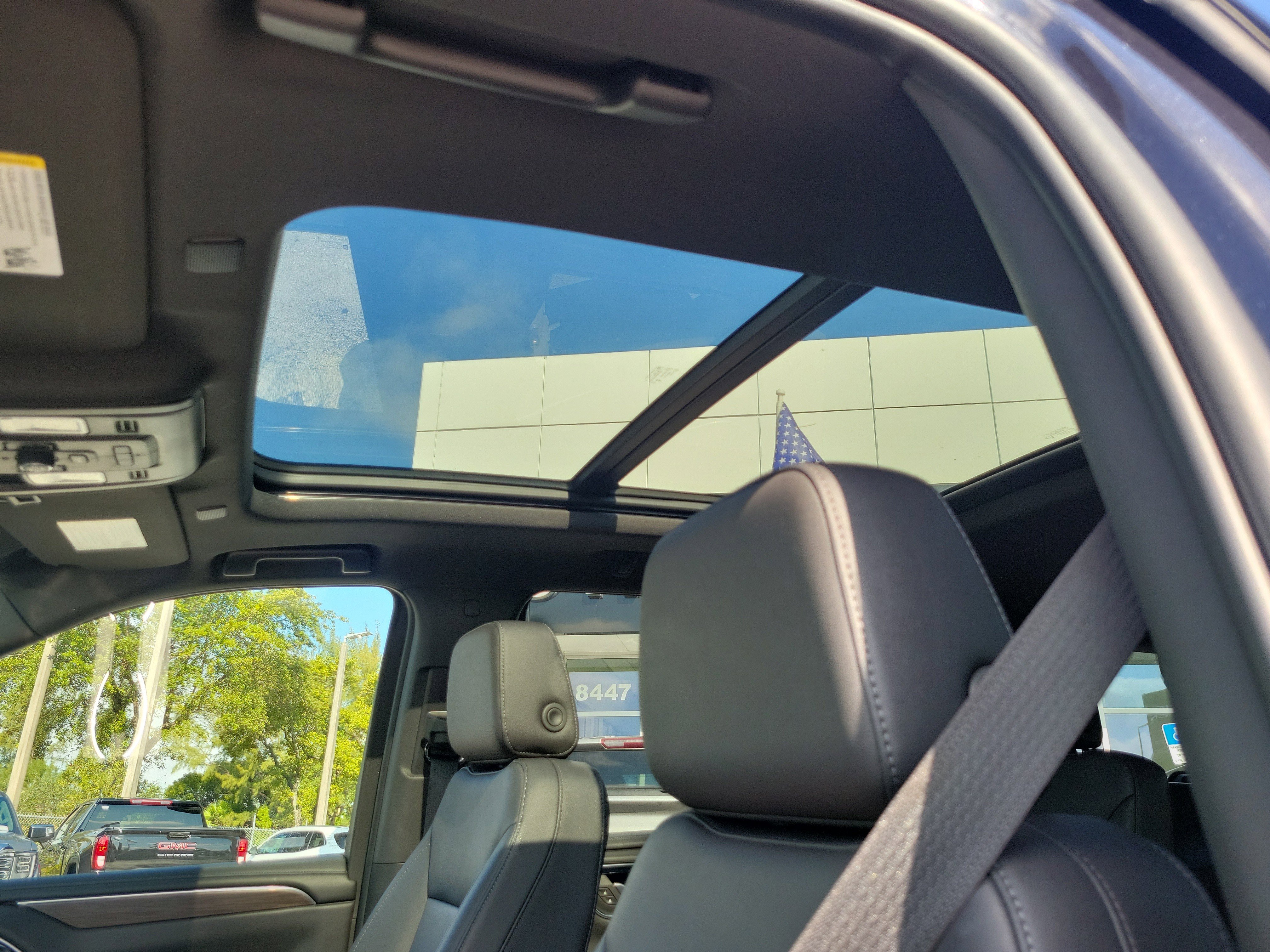 Used 2024 Chevrolet Tahoe Z71 w/ Luxury Package AWD/4WD image 12