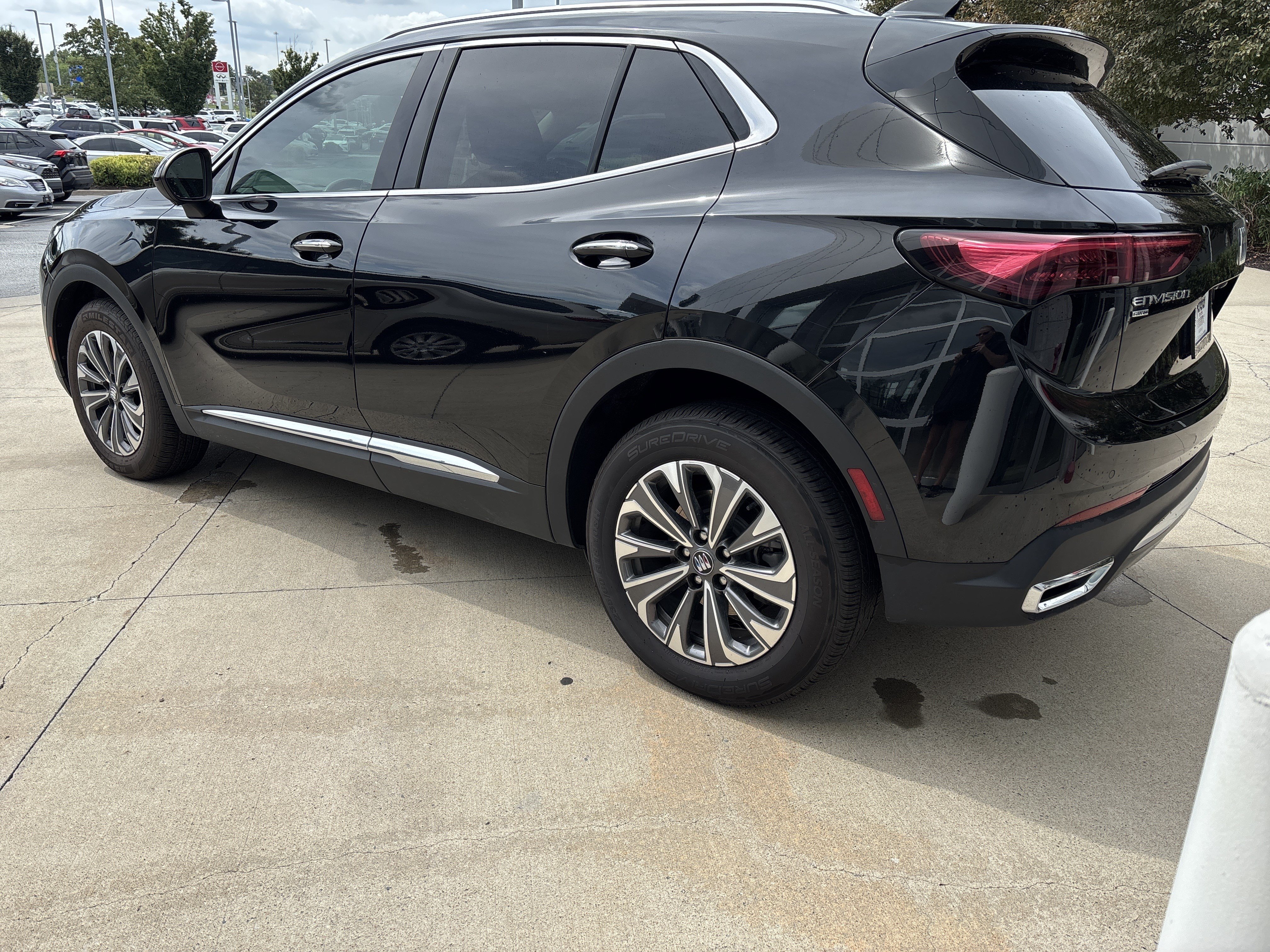 Used 2024 Buick Envision Preferred AWD/4WD image 7