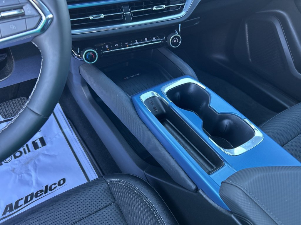 Used 2025 Chevrolet Equinox EV LT w/ Convenience Package image 21