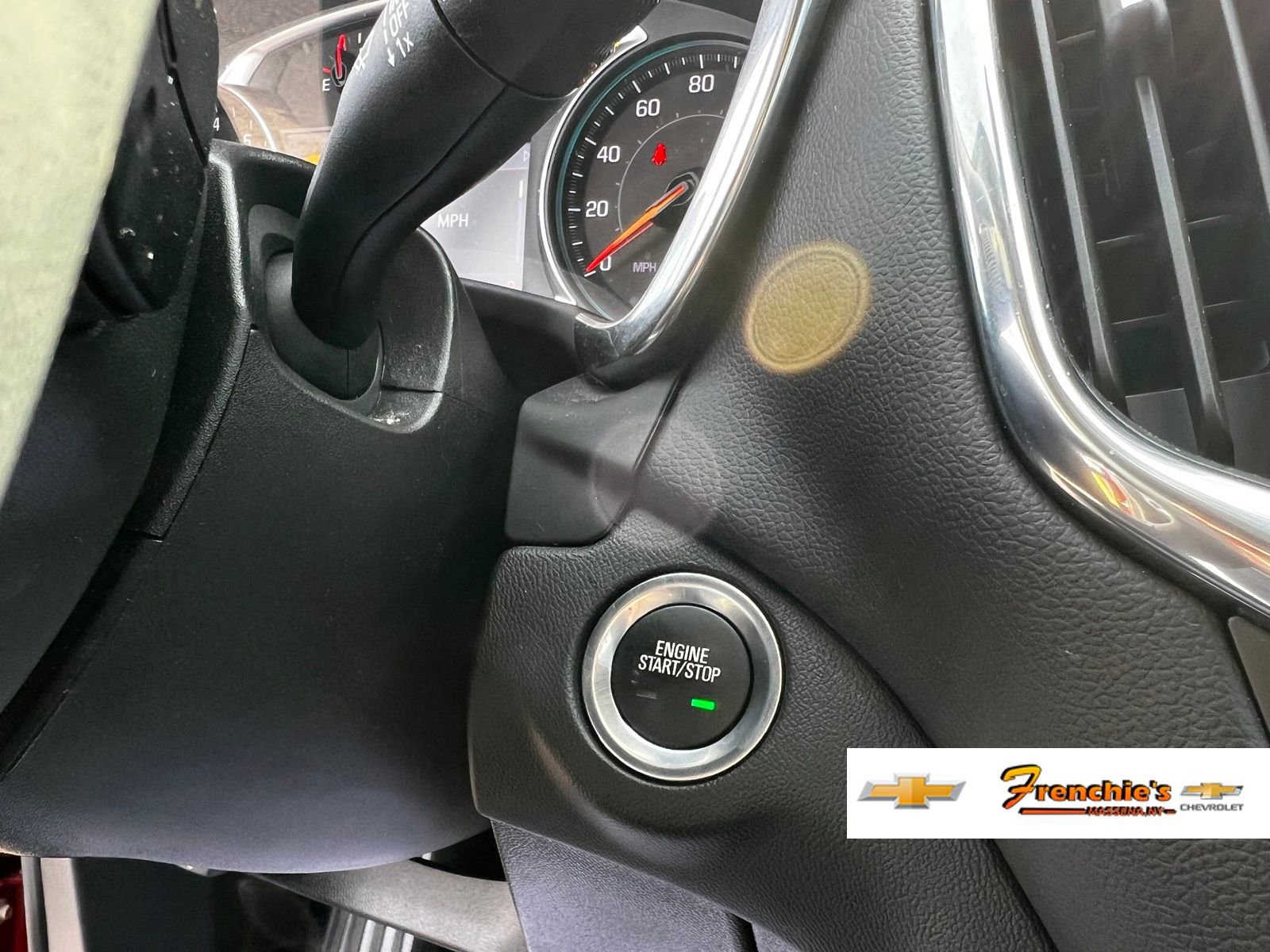 Used 2023 Chevrolet Equinox LT AWD/4WD image 16