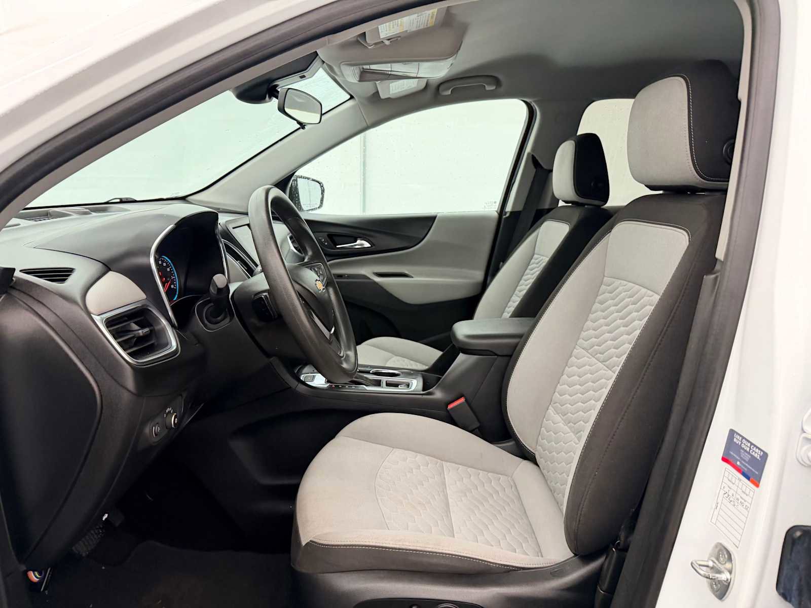 Used 2020 Chevrolet Equinox LT image 17