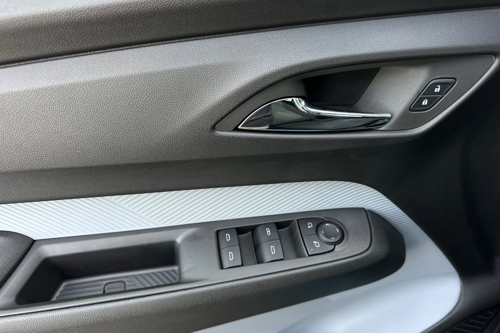 New 2027 Chevrolet Bolt LT w/ Comfort Package image 11