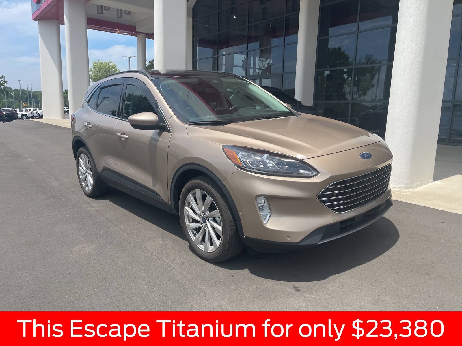 Used 2021 Ford Escape Titanium w/ Titanium Elite Package AWD/4WD image 9