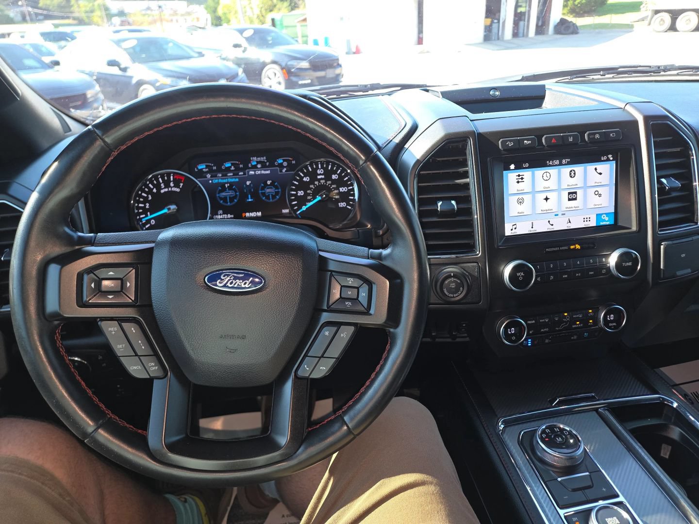 Used 2019 Ford Expedition Limited w/ Equipment Group 303A AWD/4WD image 16