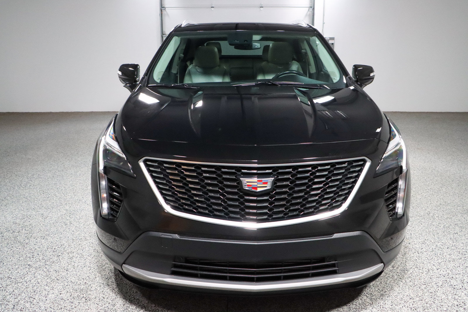 Used 2023 Cadillac XT4 Premium Luxury w/ Cold Weather Package FWD image 4